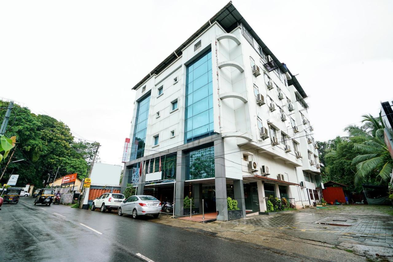 Oyo 1684 Hotel Malabar Inn Kozhikode Exterior photo